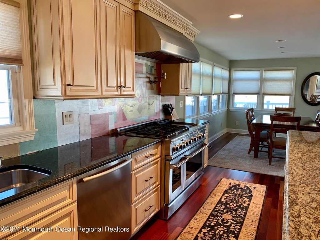 919 N Ocean Avenue - Photo 6