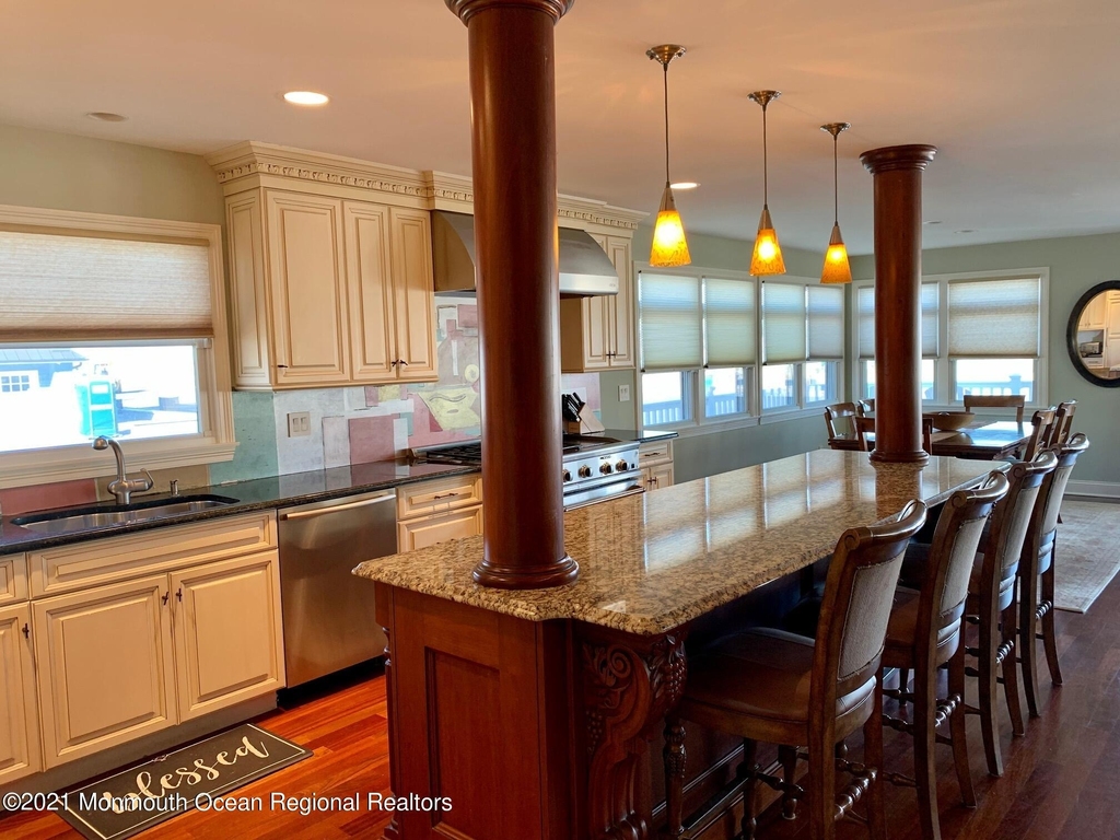 919 N Ocean Avenue - Photo 5