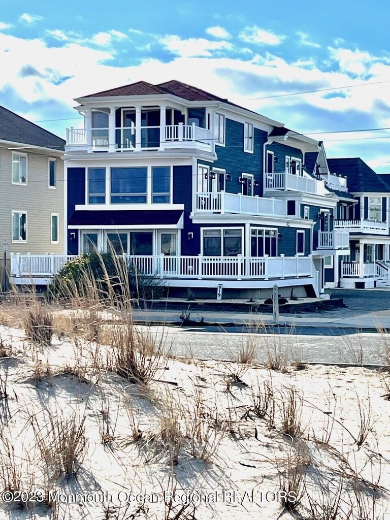 919 N Ocean Avenue - Photo 1