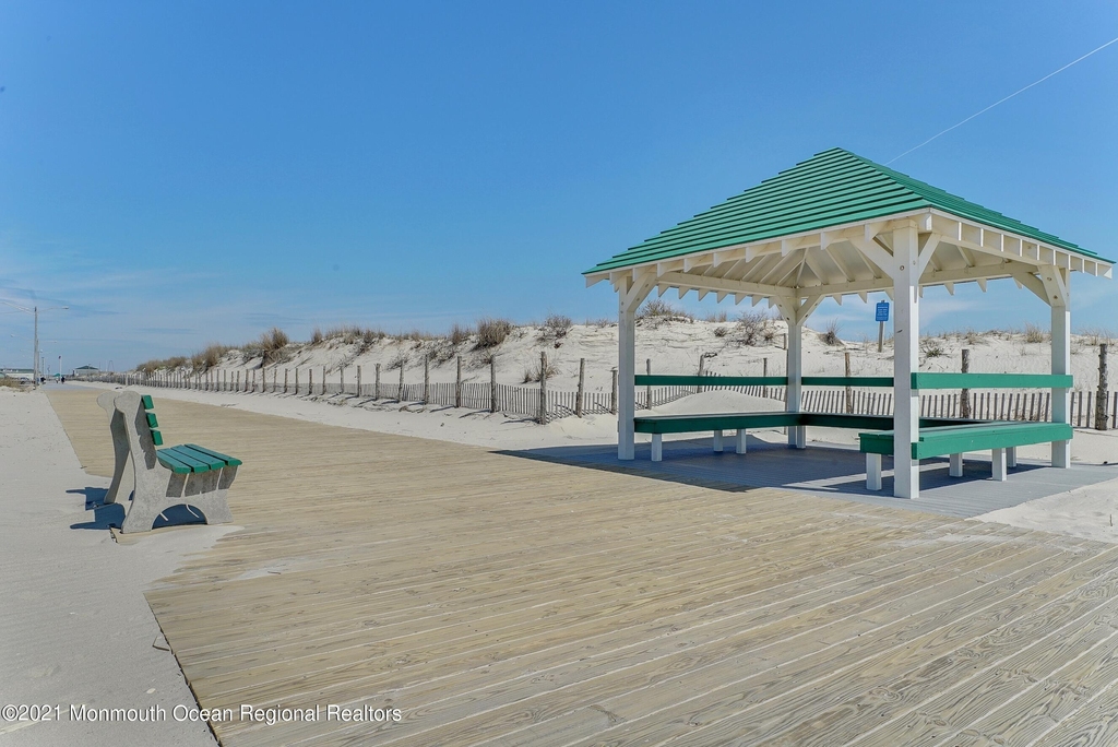 919 N Ocean Avenue - Photo 35