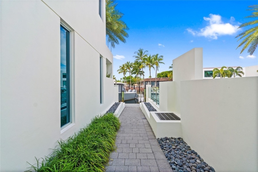 221 Shore Court - Photo 6