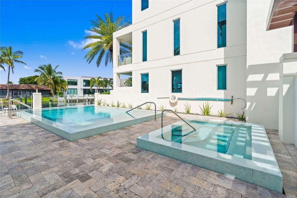 221 Shore Court - Photo 10
