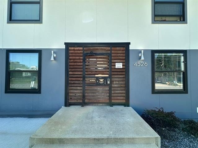 4526 Munger Avenue - Photo 2