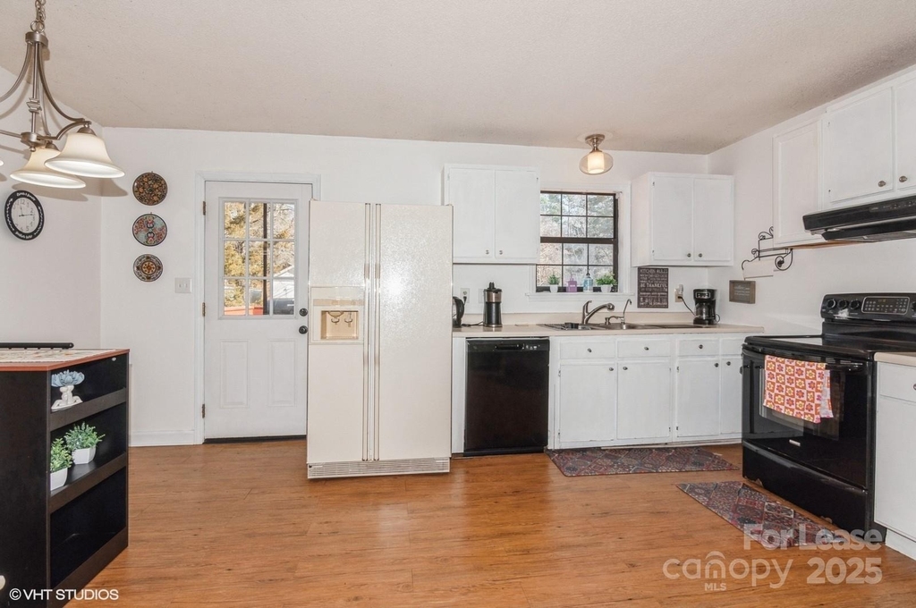 9938 Sandra Lane - Photo 10