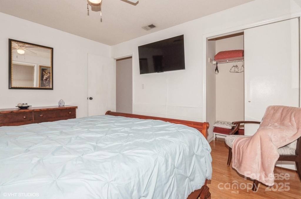 9938 Sandra Lane - Photo 25