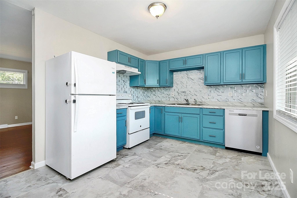 2244 English Drive - Photo 6