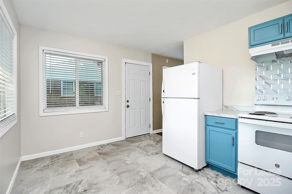 2244 English Drive - Photo 10