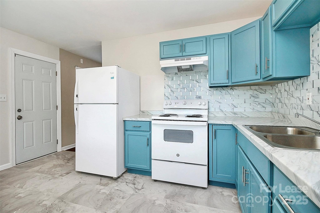 2244 English Drive - Photo 11