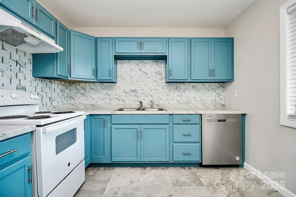 2244 English Drive - Photo 8
