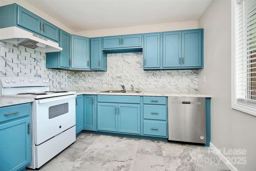 2244 English Drive - Photo 7