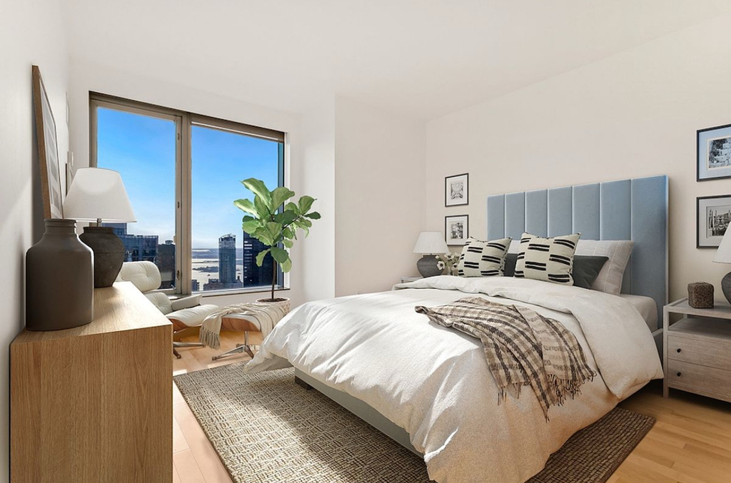 Spruce Street - Photo 2