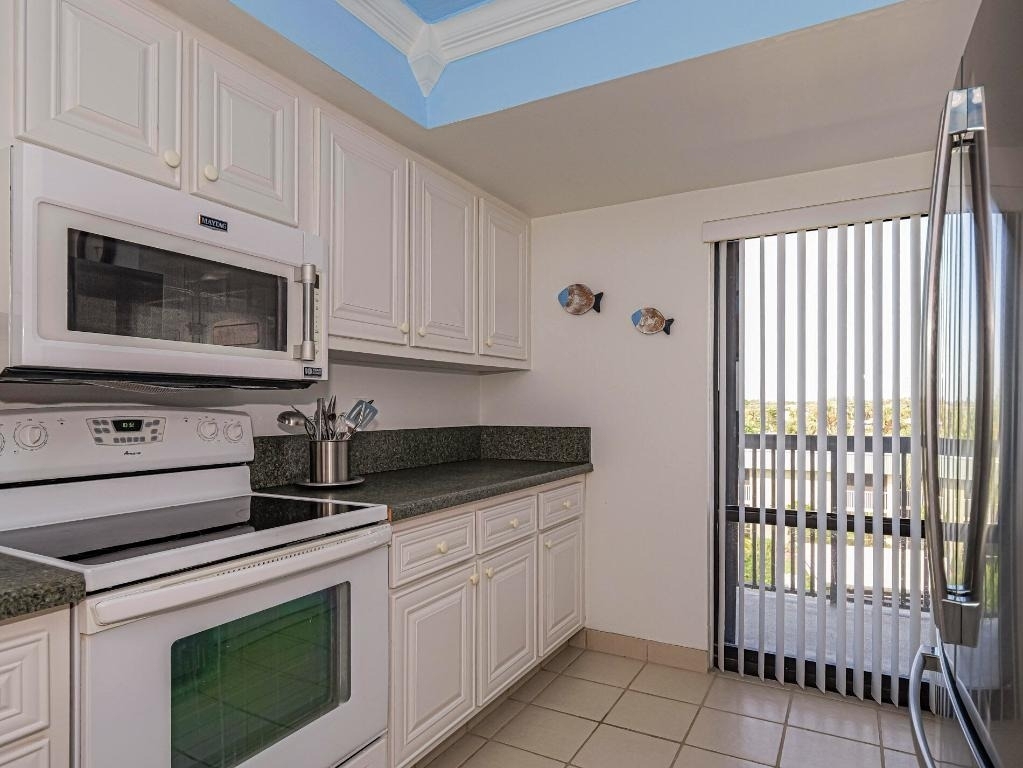 4141 Ocean Drive - Photo 8
