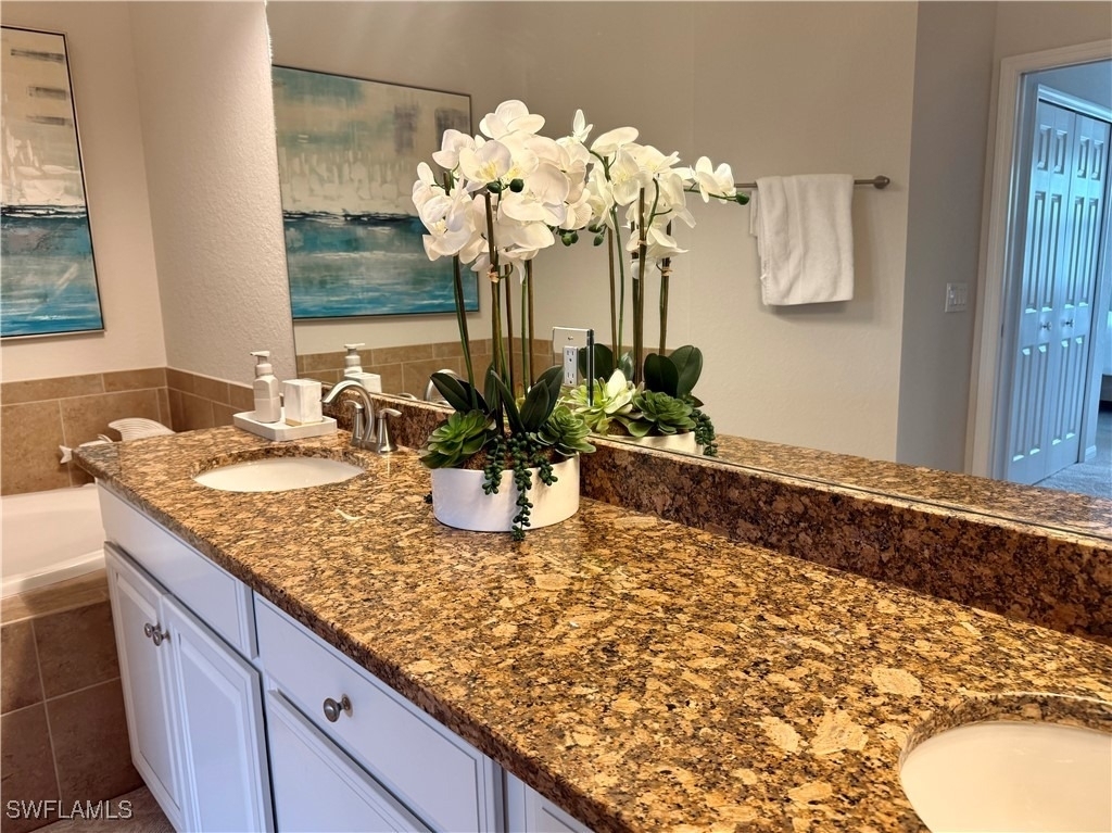 9498 Napoli Lane - Photo 33