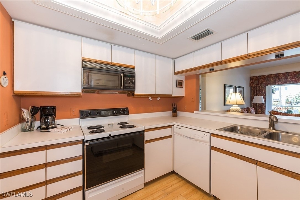 4251 Lake Forest Drive - Photo 5
