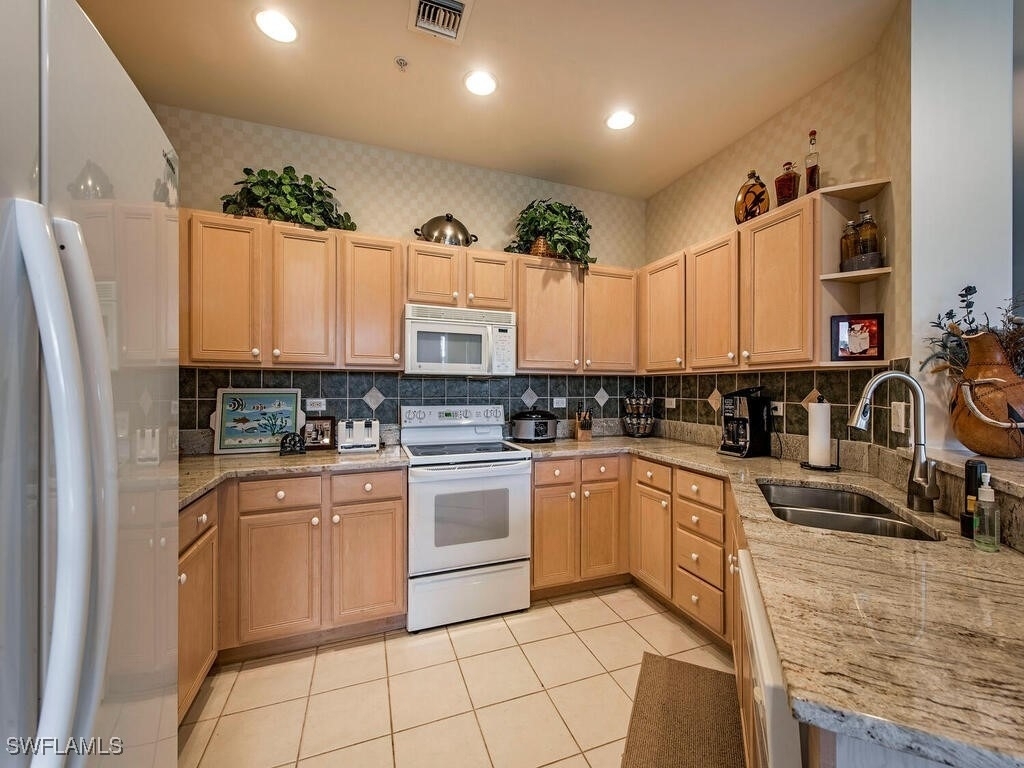 8225 Danbury Boulevard E - Photo 6