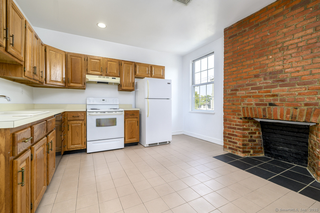 104 East Avenue - Photo 9