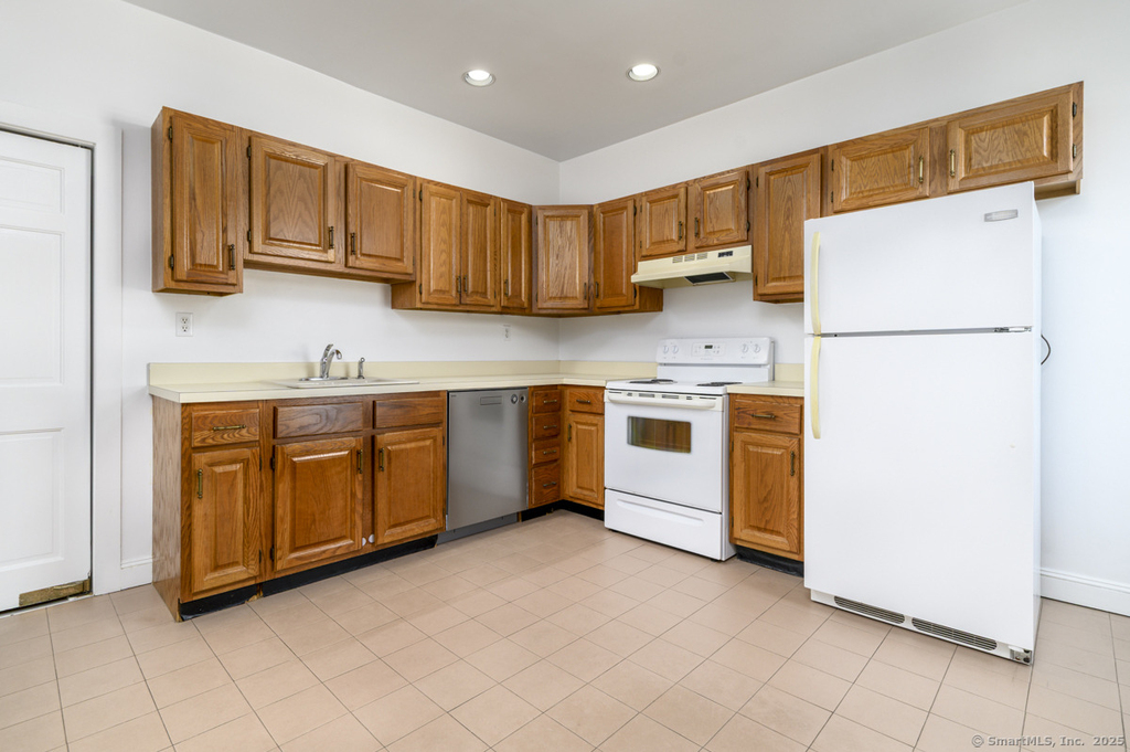 104 East Avenue - Photo 8