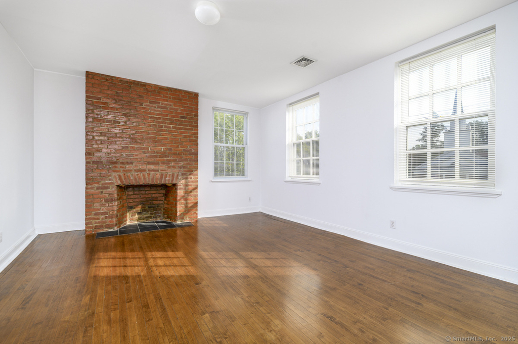 104 East Avenue - Photo 3