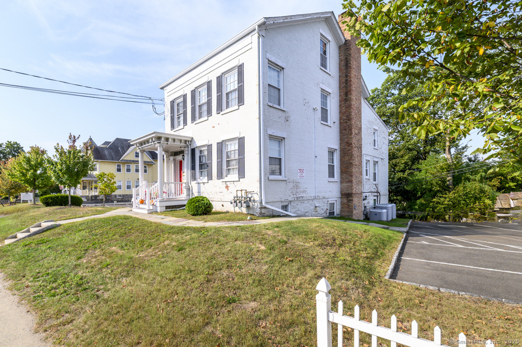 104 East Avenue - Photo 17