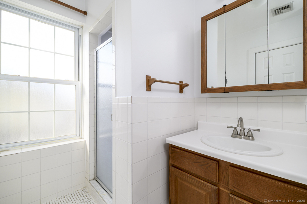 104 East Avenue - Photo 2