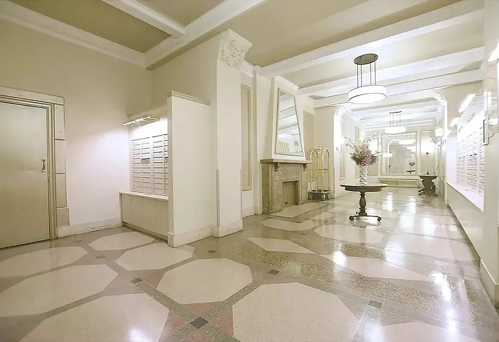 2nd Avenue - Photo 5