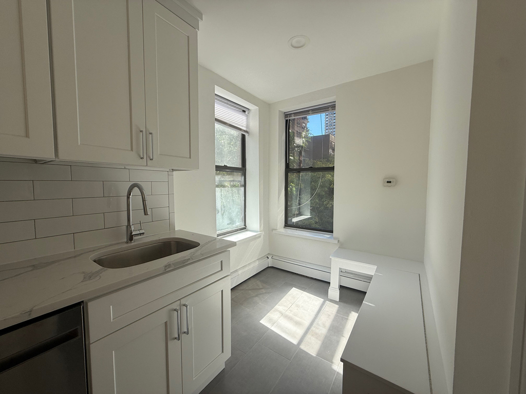 251 East 85th Street - Photo 12