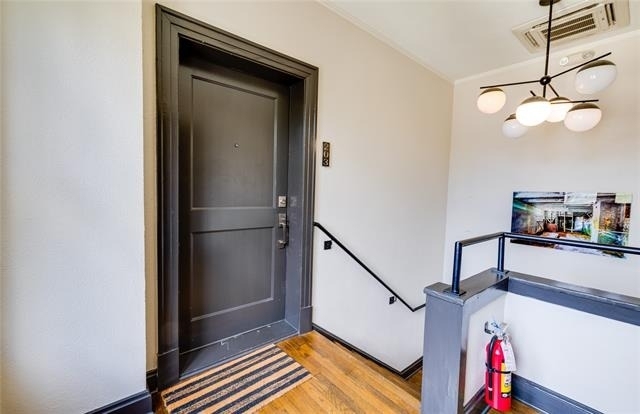 2837 Hemphill Street - Photo 2