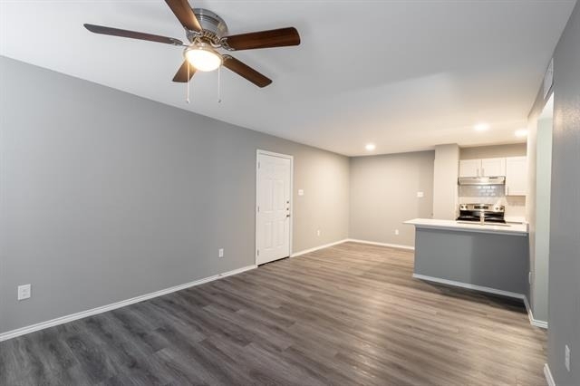 1900 Estrada Parkway - Photo 9