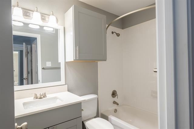 1900 Estrada Parkway - Photo 7