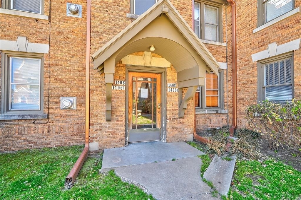 1402 Nw 25th Street - Photo 0