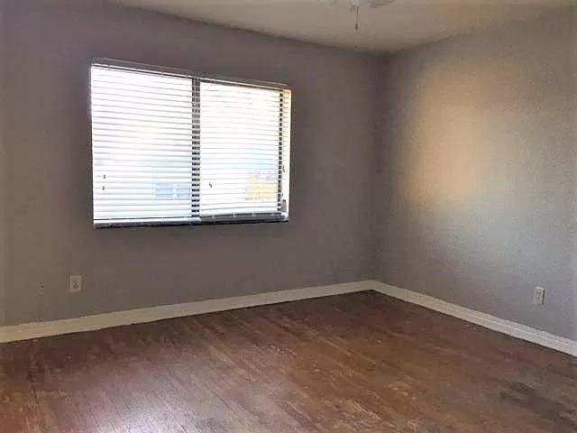 1102 Nw 27th Street - Photo 2
