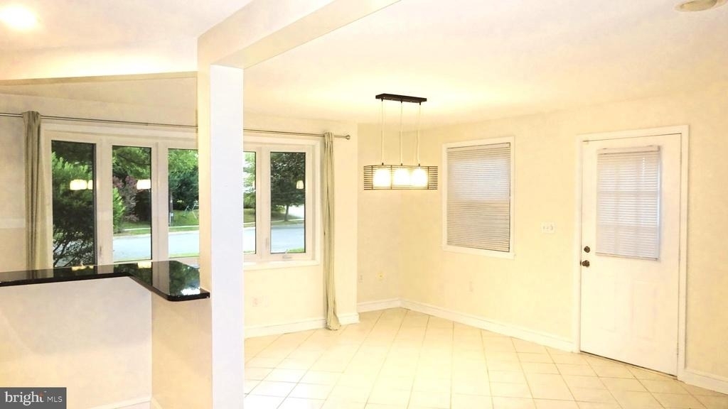 9804 Broad Street - Photo 8