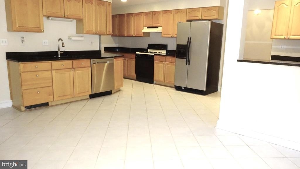 9804 Broad Street - Photo 6