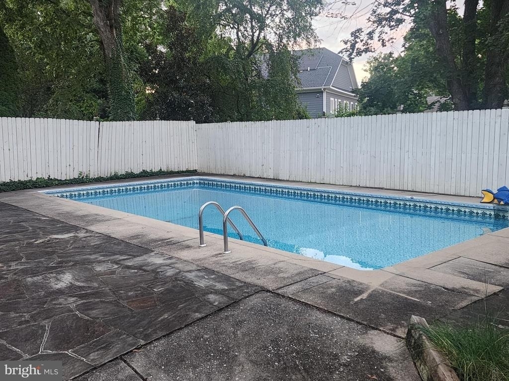 9804 Broad Street - Photo 19