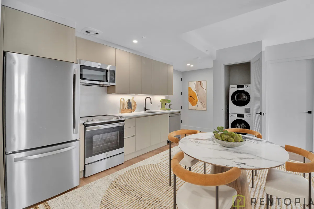 130 Hope Street - Photo 2