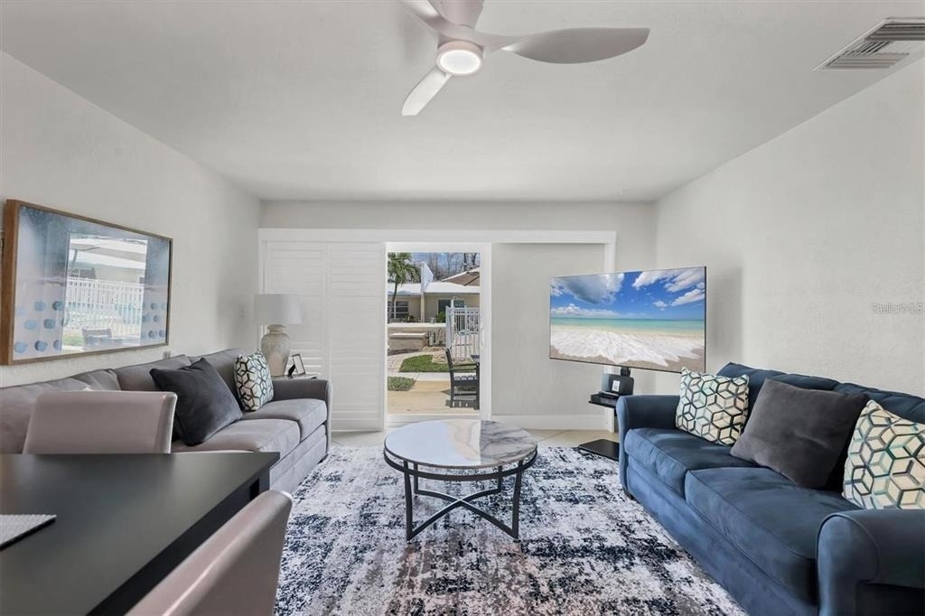 5830 Midnight Pass Road - Photo 4