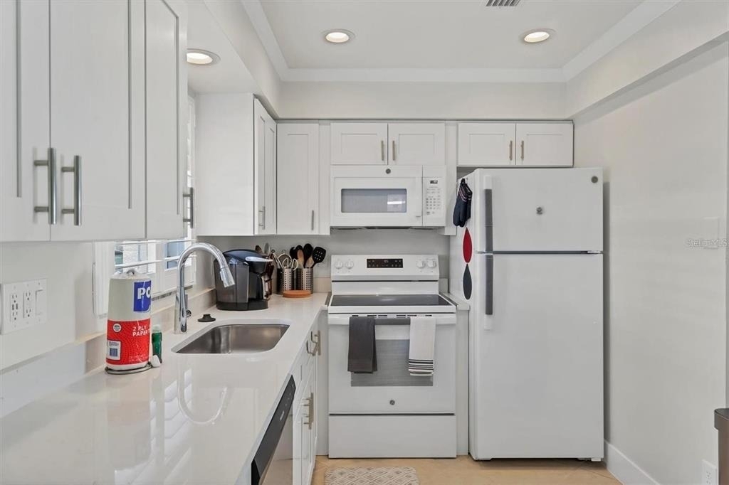 5830 Midnight Pass Road - Photo 8