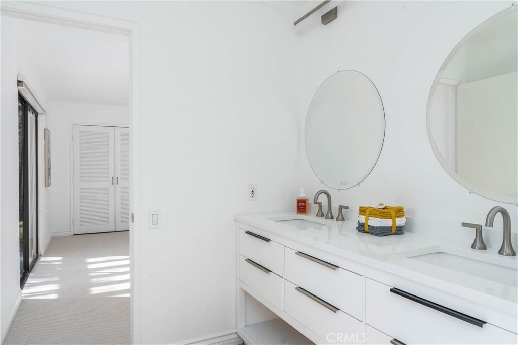 1123 E El Cid - Photo 26