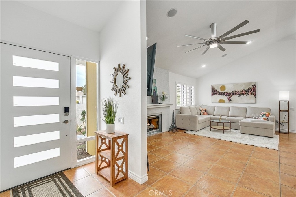 1123 E El Cid - Photo 4