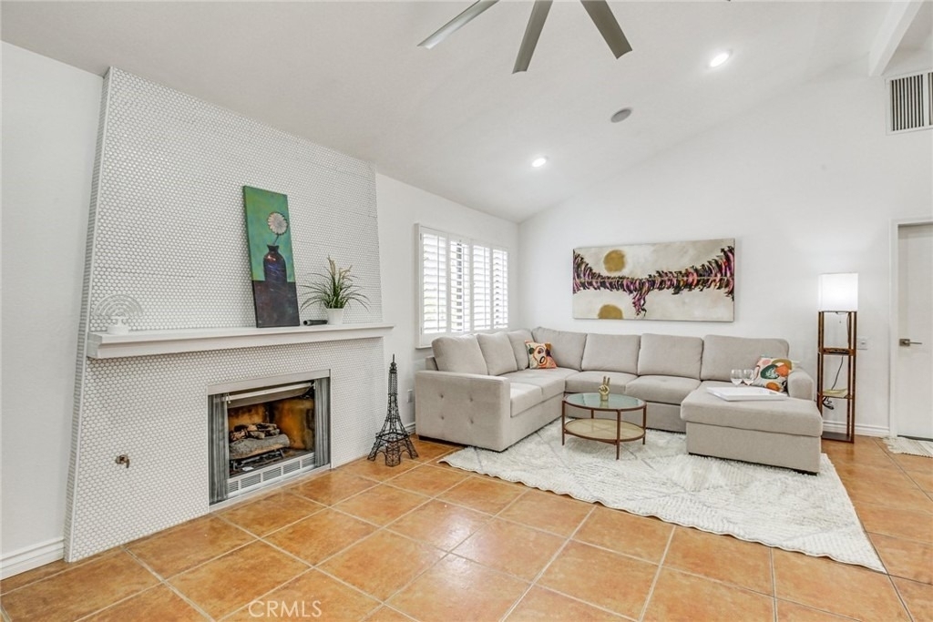 1123 E El Cid - Photo 5