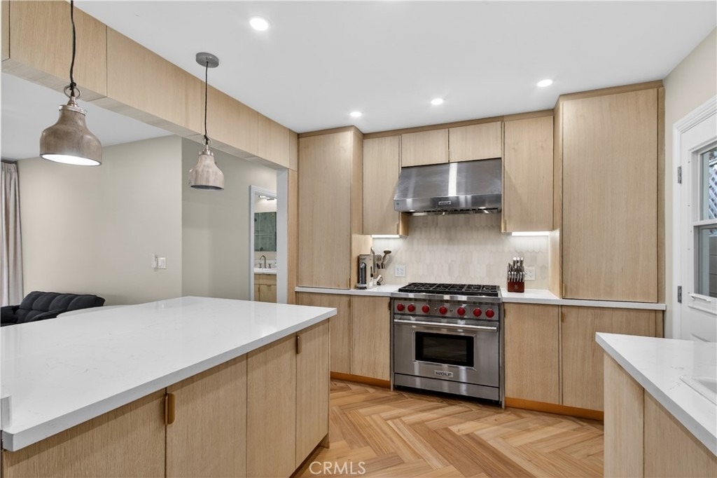 225 Iris Avenue - Photo 10