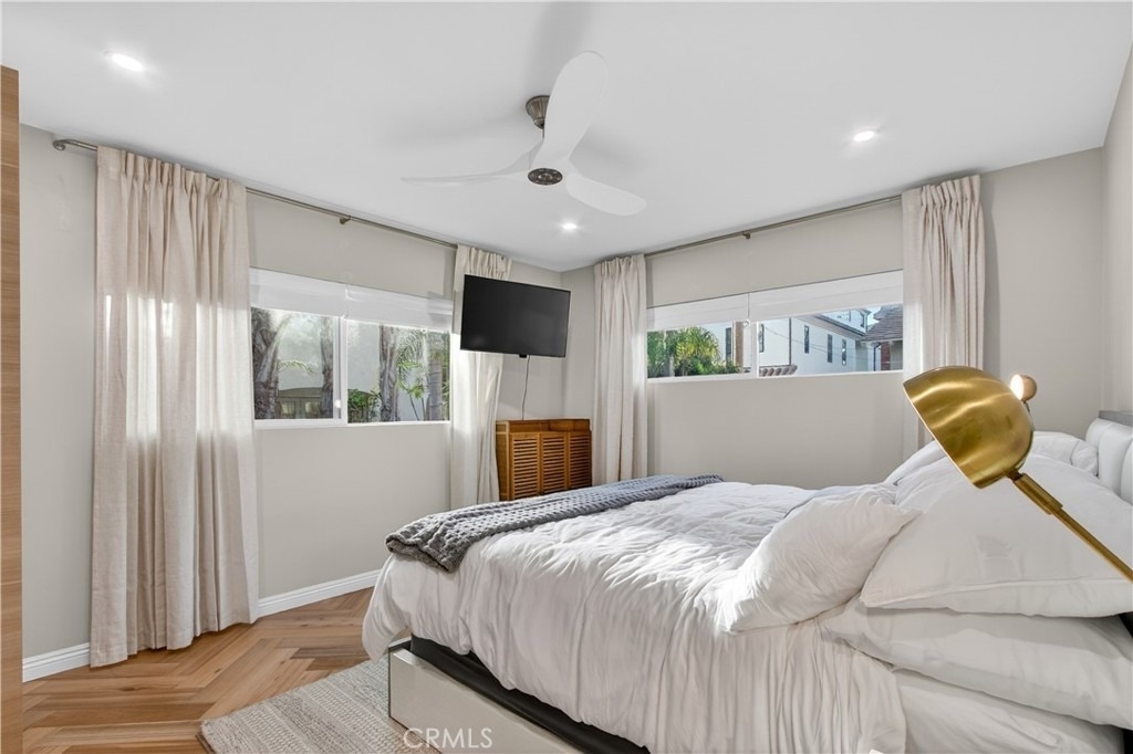 225 Iris Avenue - Photo 17