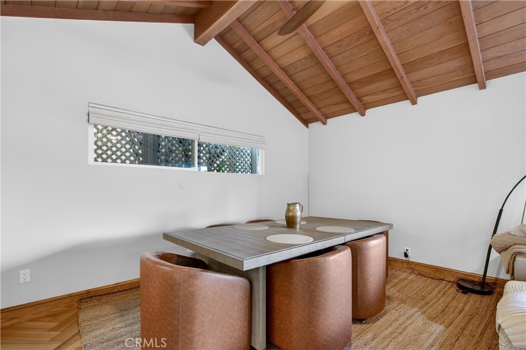 225 Iris Avenue - Photo 7