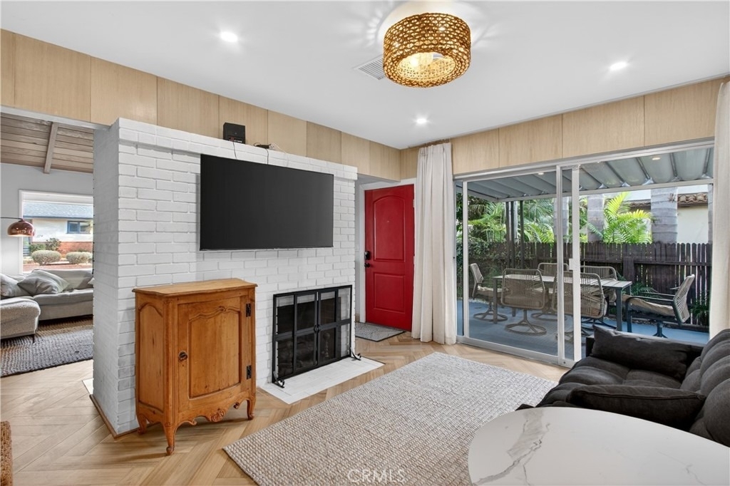 225 Iris Avenue - Photo 23