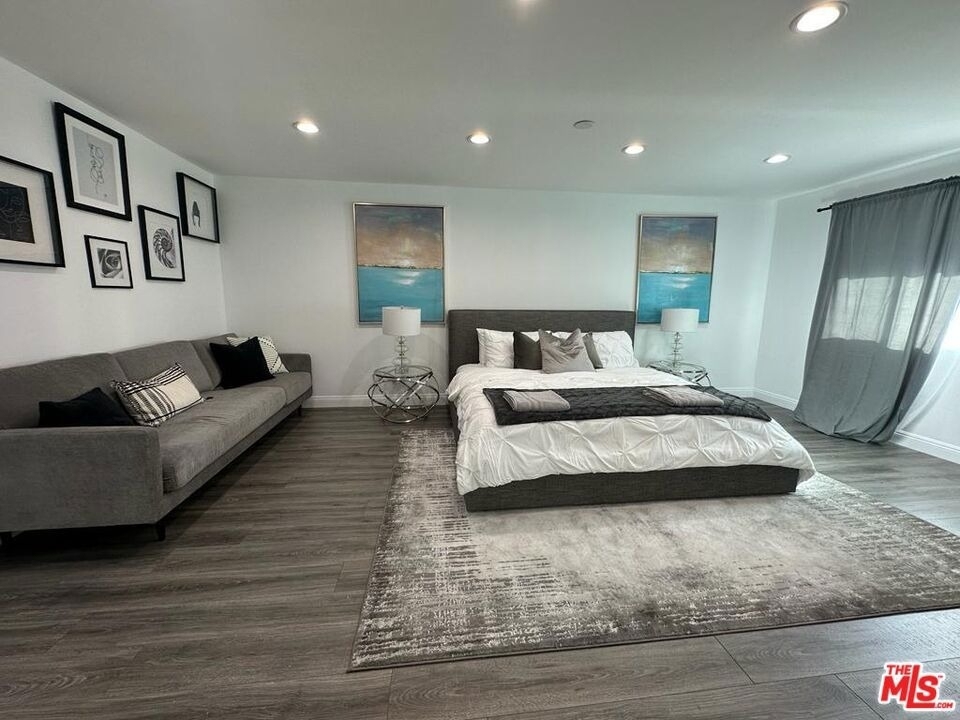 5757 Agnes Avenue - Photo 3