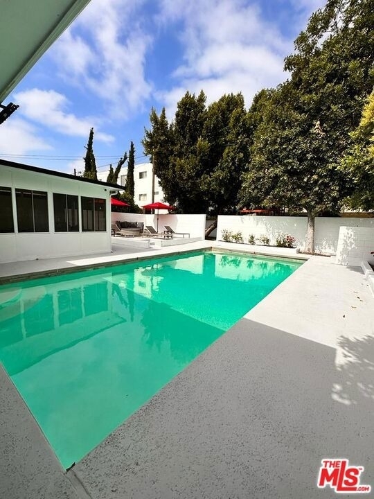 5757 Agnes Avenue - Photo 9