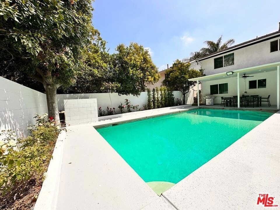 5757 Agnes Avenue - Photo 1