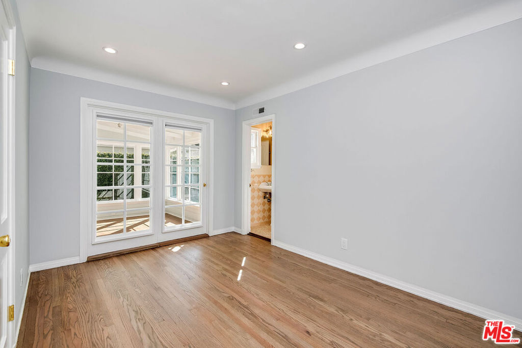 4649 Sancola Avenue - Photo 31