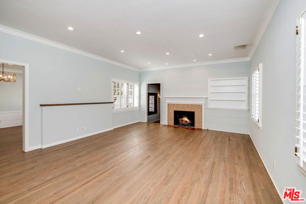 4649 Sancola Avenue - Photo 9