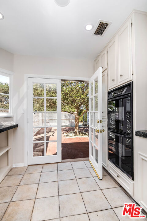 4649 Sancola Avenue - Photo 24